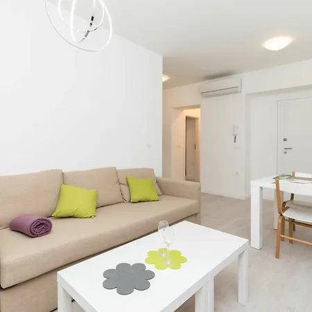 With 2 Bedrooms In Zadar, With Wonderful View, Balcony Apartment Zadar